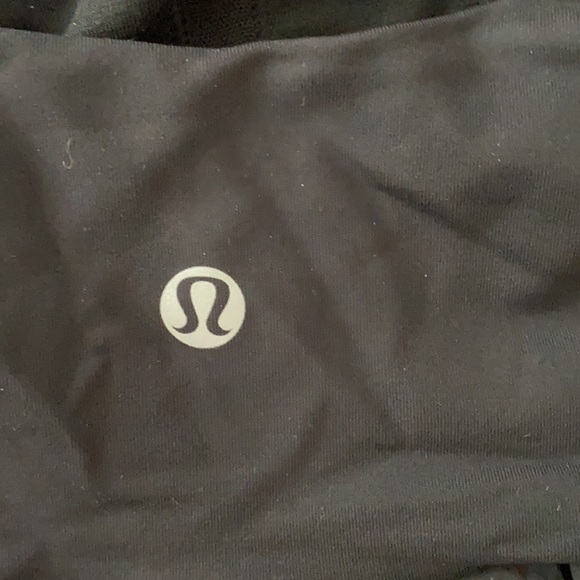 Black sleeveless Lululemon workout top - Picture 5 of 7